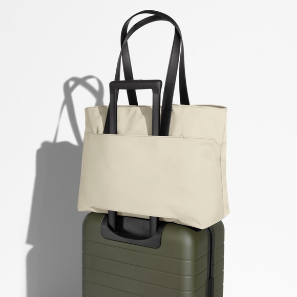 NEW Away The Everywhere Tote - Salt White - Picture 3 of 7